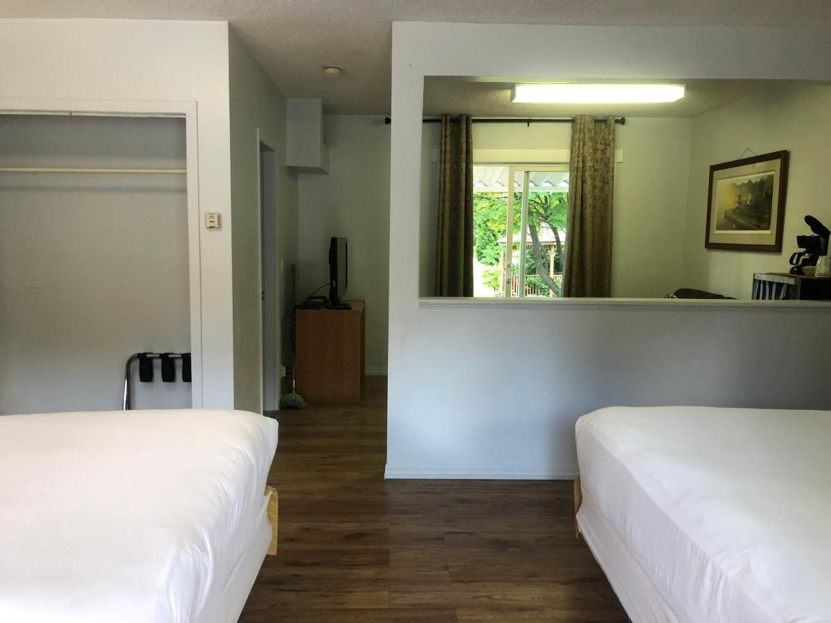 Bavarian Orchard Motel เครสตัน ภายนอก รูปภาพ