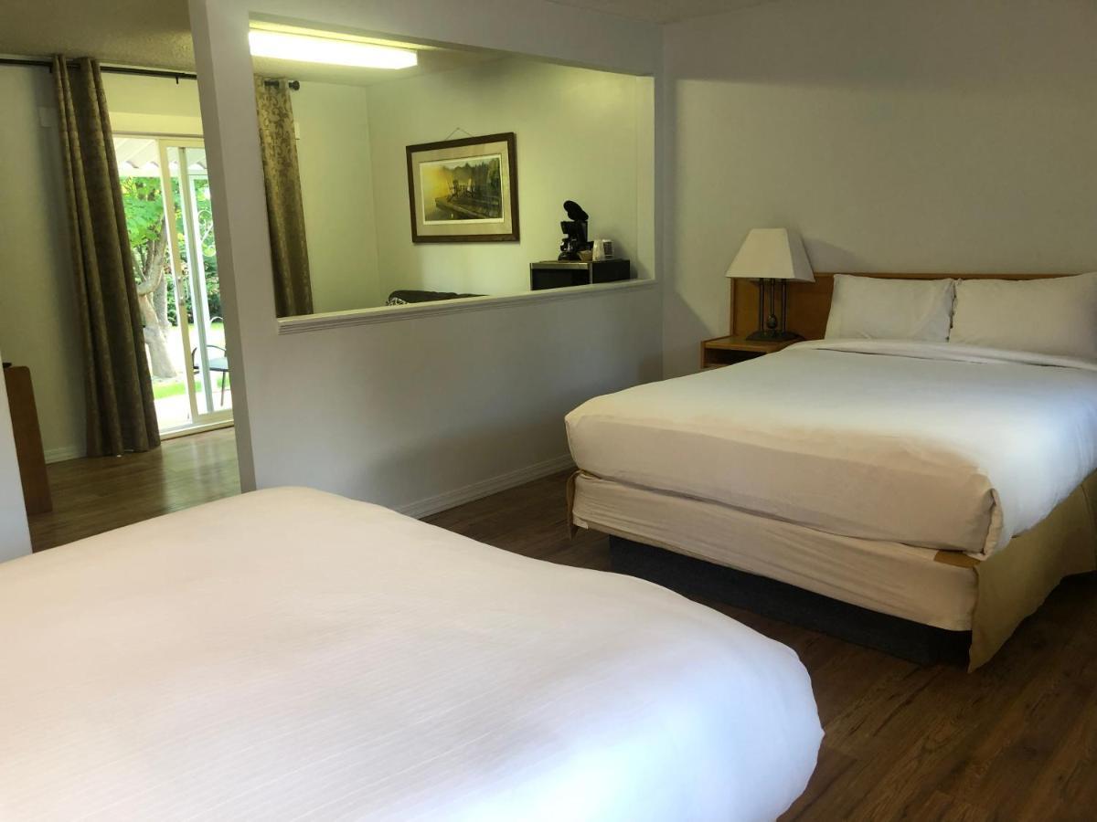 Bavarian Orchard Motel เครสตัน ภายนอก รูปภาพ