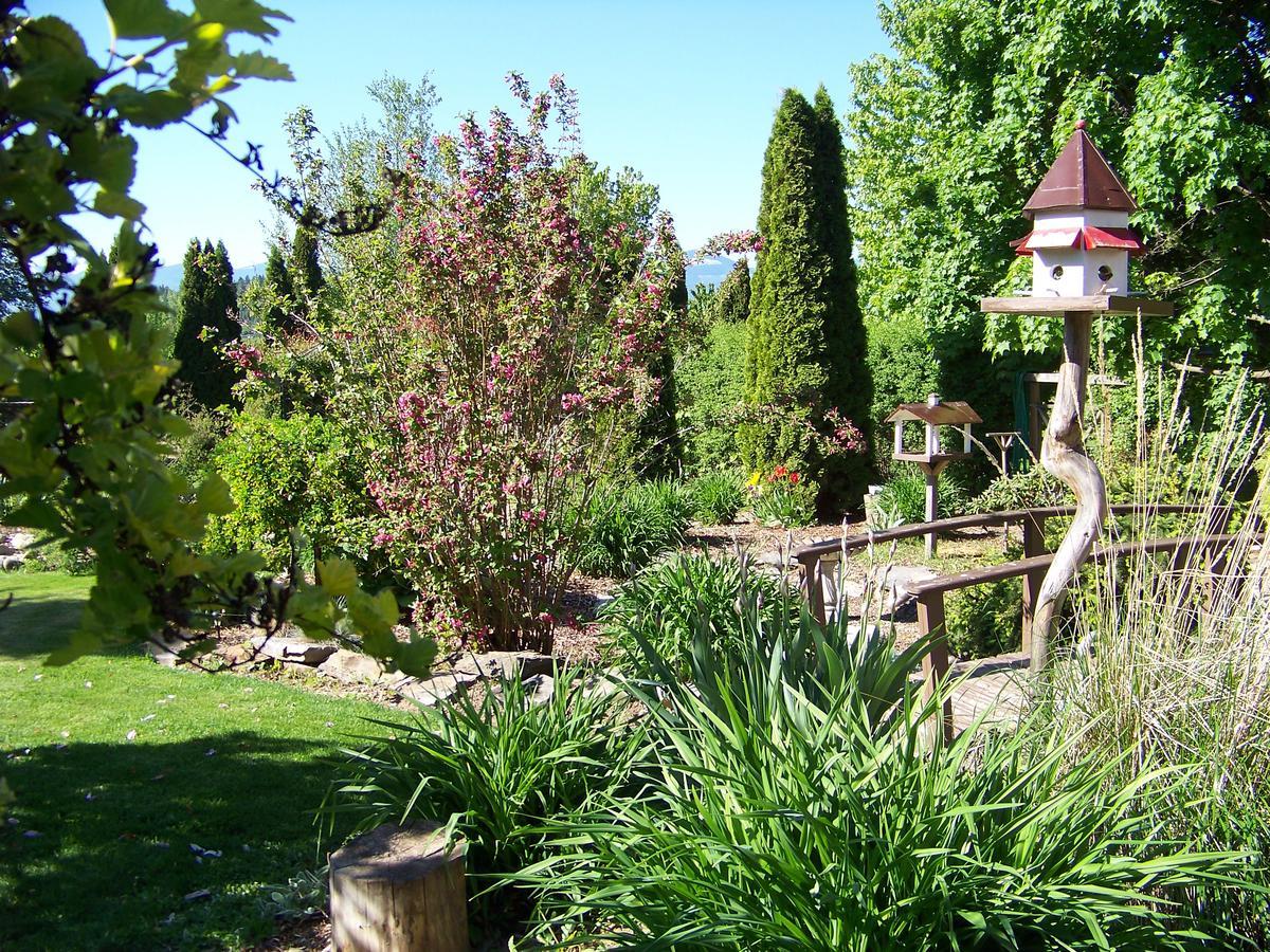 Bavarian Orchard Motel เครสตัน ภายนอก รูปภาพ