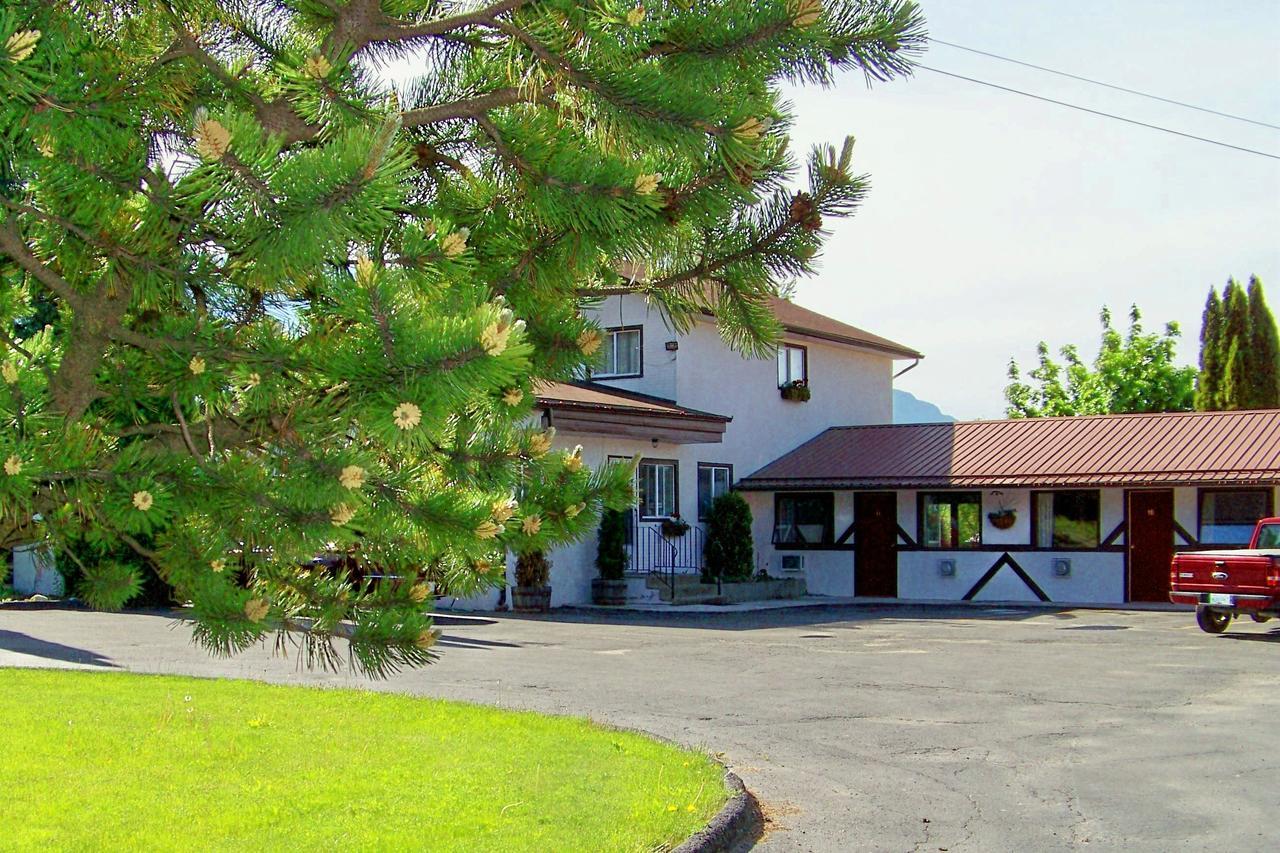Bavarian Orchard Motel เครสตัน ภายนอก รูปภาพ