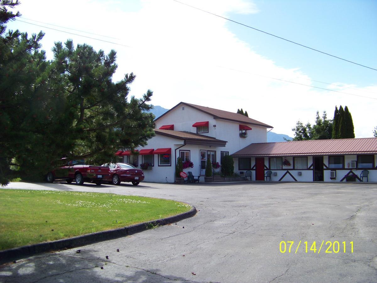Bavarian Orchard Motel เครสตัน ภายนอก รูปภาพ
